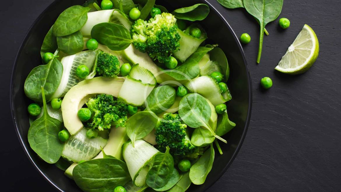 Green Salad with Cucumber, Spinach and Avocado